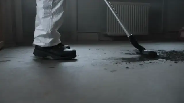 Technicien HYGIFORCE en intervention de nettoyage