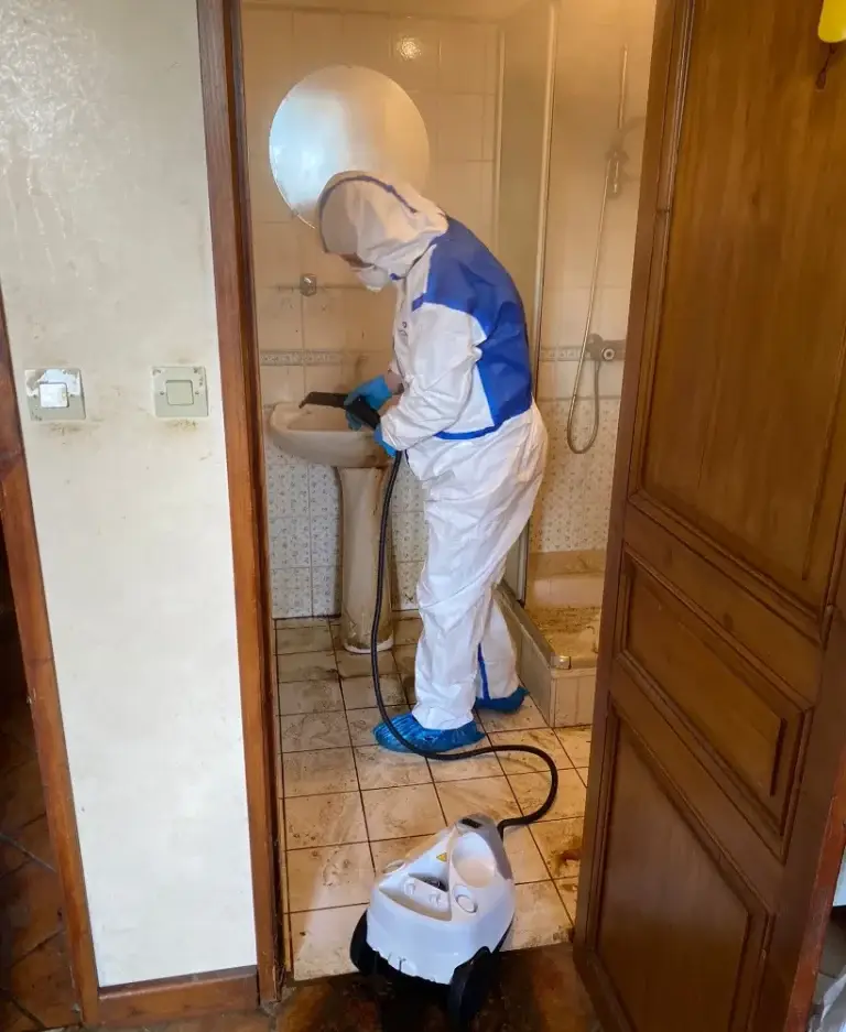 Technicien HYGIFORCE en intervention (8)